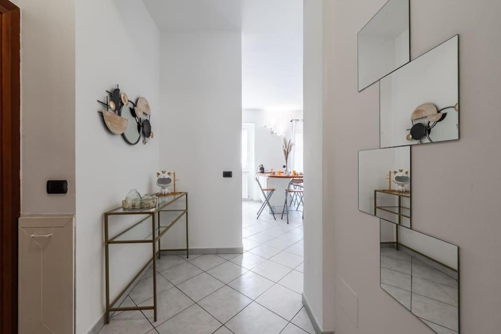 Nuovissima Dimora Con Terrazzino Milão Exterior foto