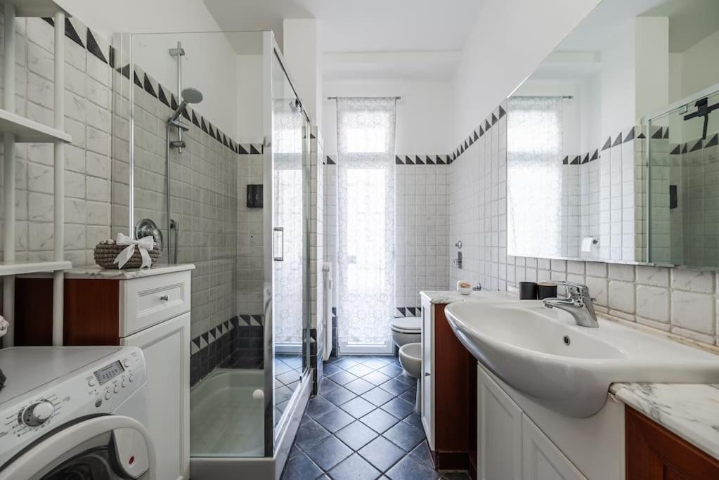 Nuovissima Dimora Con Terrazzino Milão Exterior foto