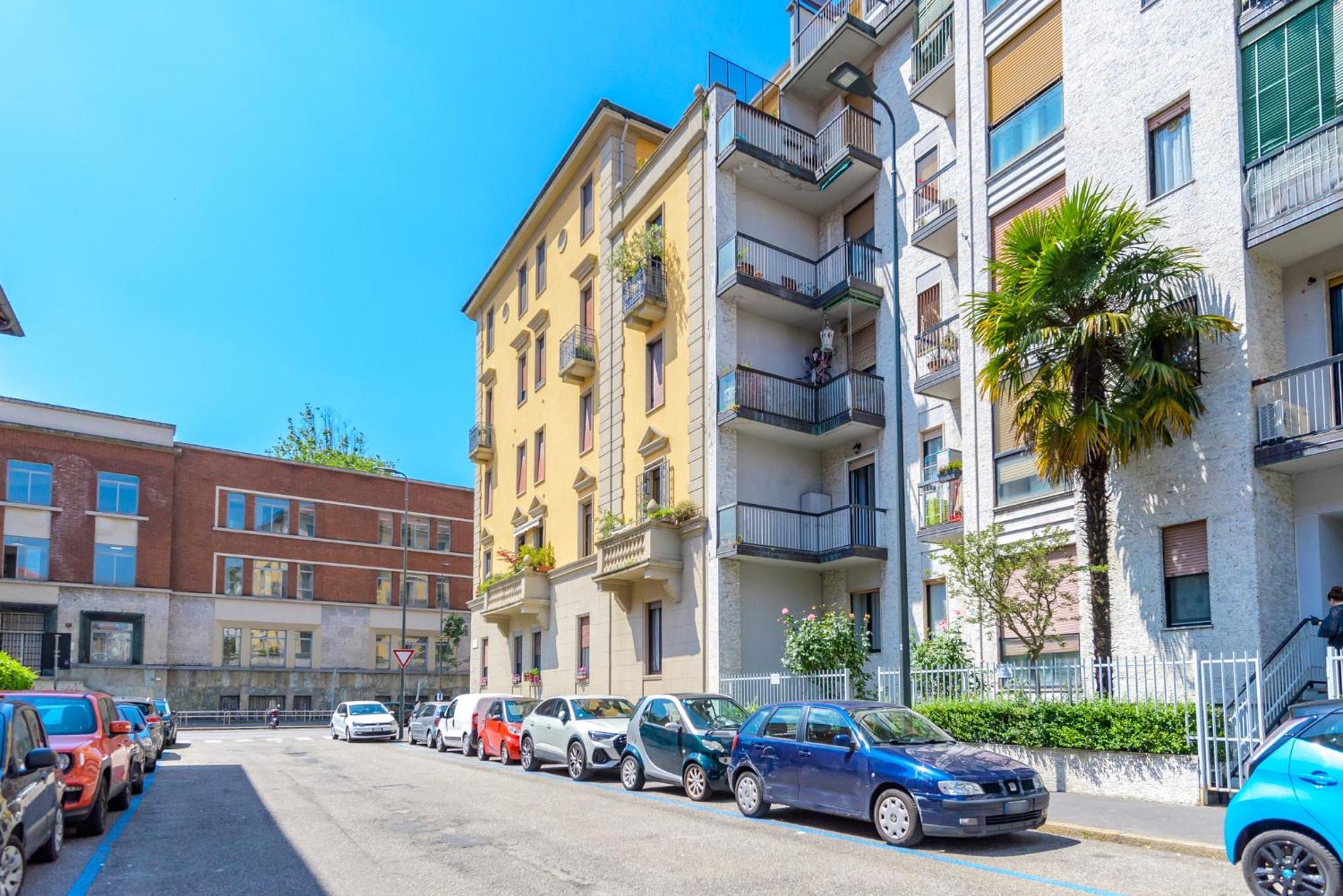 Nuovissima Dimora Con Terrazzino Milão Exterior foto