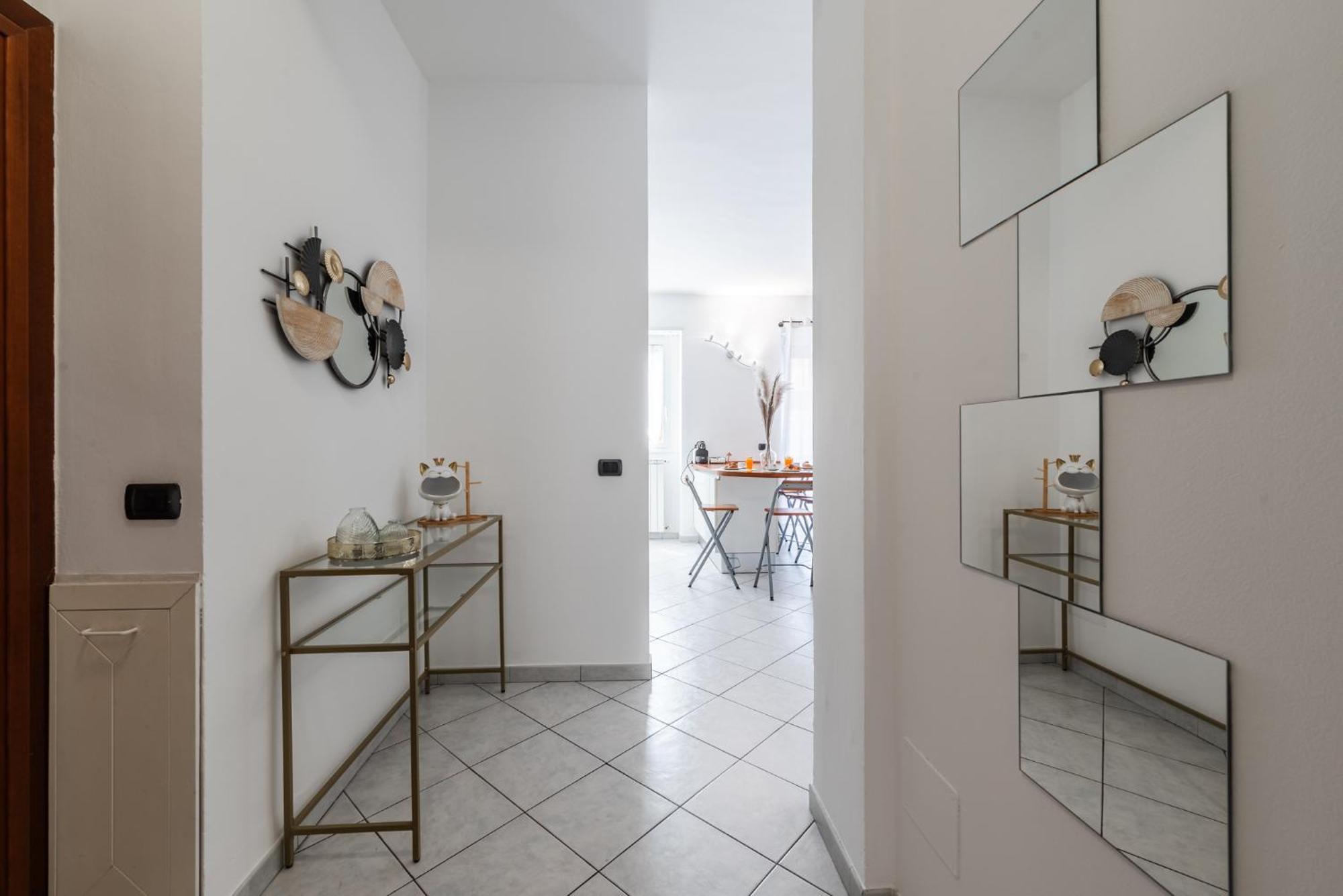 Nuovissima Dimora Con Terrazzino Milão Exterior foto